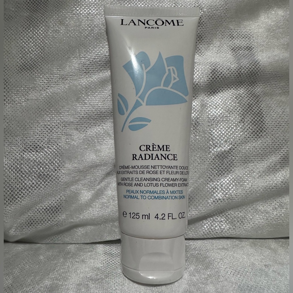 Lancome Creme Radiance Cleanser - Blue and White